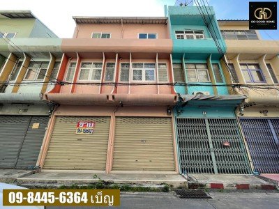 ตึกแถว 3 ชั้น 2 คูหา ในตลาดหนองแขม