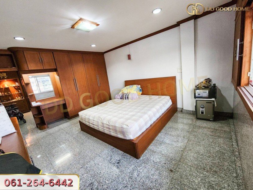ขายอาคารพาณิชย์ 4.5 ชั้นพร้อมดาดฟ้า 28.40 ตร.ว พร้อมอยู่ ริมถนนพระราม2-6