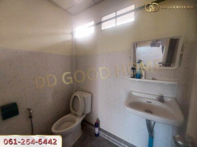 ขายอาคารพาณิชย์ 3 ชั้น ติดถนนเพชรเกษม ต.สนามจันทร์ จ.นครปฐม พร้อมห้องปล่อยเช่า