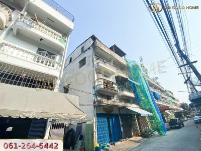 ขายอาคารพาณิชย์ 3.5 ชั้นพร้อมดาดฟ้า ซอยเอกชัย 10/1 ซอยร่วมสุข 1 เขตจอมทอง กทม.