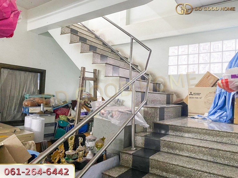 ขายอาคารพาณิชย์ 4 ชั้นพร้อมดาดฟ้า ซอยเอกชัย 10/1-4