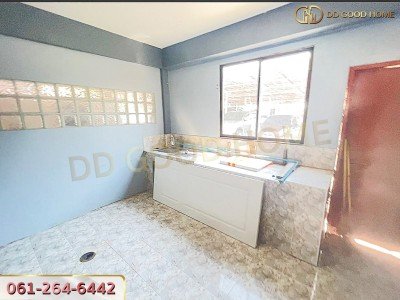 ขายอาคารพาณิชย์ 3.5 ชั้น ราชดำริห์ ต.ท่าราบ อ.เมืองเพชรบุรี จ.เพชรบุรี