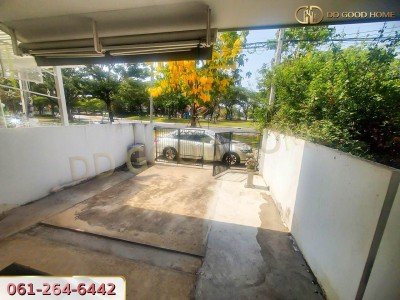 ทาวส์โฮม 2 ชั้น หมู่บ้าน Villaggio Bangna (วิลเลจจิโอ บางนา) พร้อมอยู่