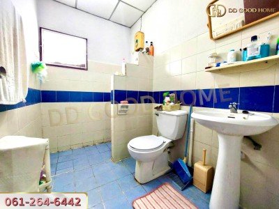 หมู่บ้านลลิษา แพรกษา (Baan Larisa Phraeksa) ทาวน์เฮ้าส์ 2 ชั้น หลังมุม ต.แพรกษา อ.เมืองสมุทรปราการ