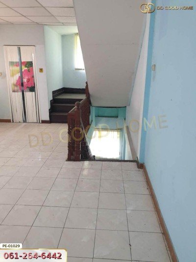 อาคารพาณิชย์ 3 ชั้น หมู่บ้าน Kc รามอินทรา 1 แขวง สามวาตะวันตก เขต มีนบุรี