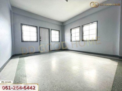 อาคารพาณิชย์ 3 ชั้นครึ่ง 12 ตร.ว. ต.บางเลน อ.บางเลน