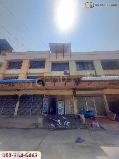 ขายอาคารพาณิชย์ 3 ชั้น ติดถนนเพชรเกษม ต.สนามจันทร์ จ.นครปฐม พร้อมห้องปล่อยเช่า-8