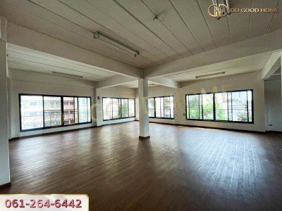 อาคารพาณิชย์ 3.5 ชั้น 3 คูหาตีทะลุกัน ซอย นวมินทร์ ต.คลองกุ่ม-7