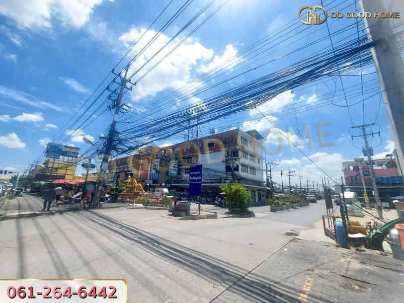 อาคารพาณิชย์ 3 ชั้นครึ่ง หมู่บ้านสินสมบูรณ์ สาย 4 หลังมุม-11