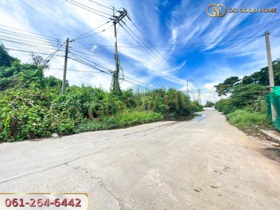 ที่ดินเปล่าถมแล้ว 2 ไร่ 1 งาน 47 ตร.ว. สามารถสร้างโรงงานในซอยศาลเจ้า เลียบคลองสี่วา ต.คอกกระบือ จ.สมุทรสาคร