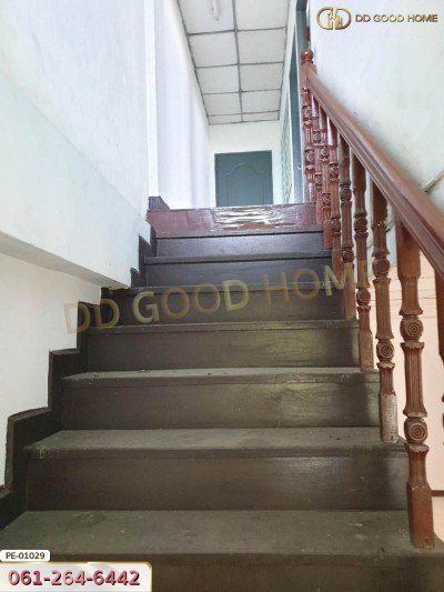 อาคารพาณิชย์ 3 ชั้น หมู่บ้าน Kc รามอินทรา 1 แขวง สามวาตะวันตก เขต มีนบุรี